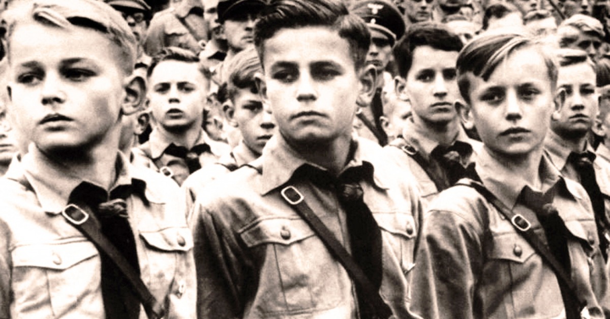 4._hitler_youth_parade.jpg