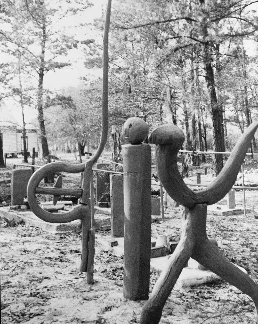 Wooden grave markers, Sunbury, Georgia, 1939. Photograph by Malcolm and Muriel Bell. Library of Congress, Prints and Photographs Division.