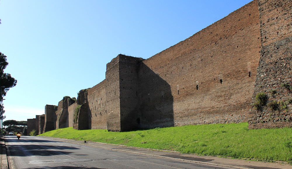 Southern part of the Aurelian Wall near Porta san Sebastiano, 2011. Photograph by Karelj.