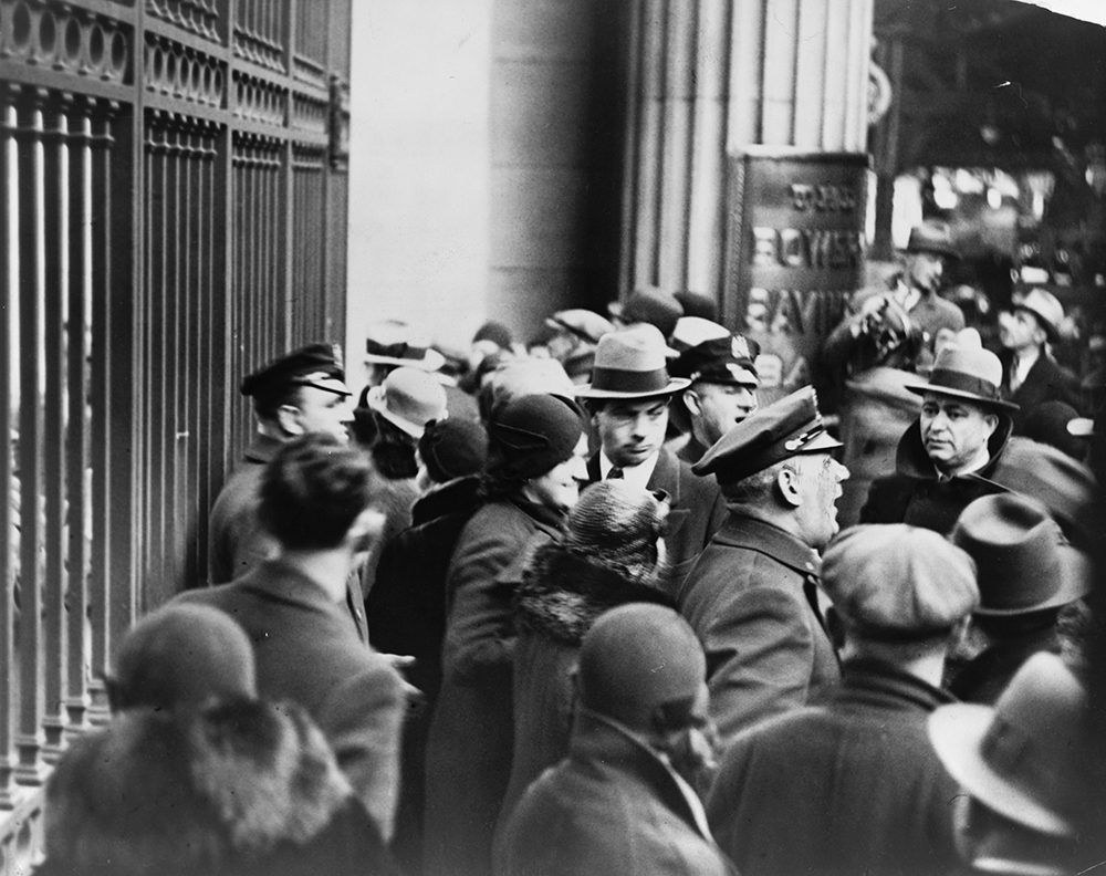 Photograph of policemen telling crowd of depositors that bank is closed, 1933. Library of Congress, New York World-Telegram and the Sun Newspaper Photograph Collection.