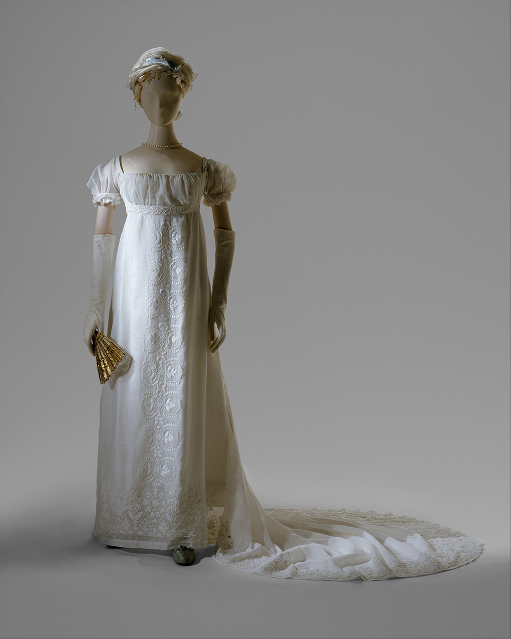 Evening dress, c. 1804. The Metropolitan Museum of Art, Purchase, Gifts in memory of Elizabeth N. Lawrence, 1983.