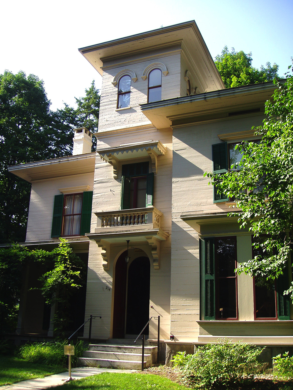 The Evergreens, Austin Dickinson’s House, 2006. Photograph by Daderot. Wikimedia Commons (CC BY-SA 3.0).