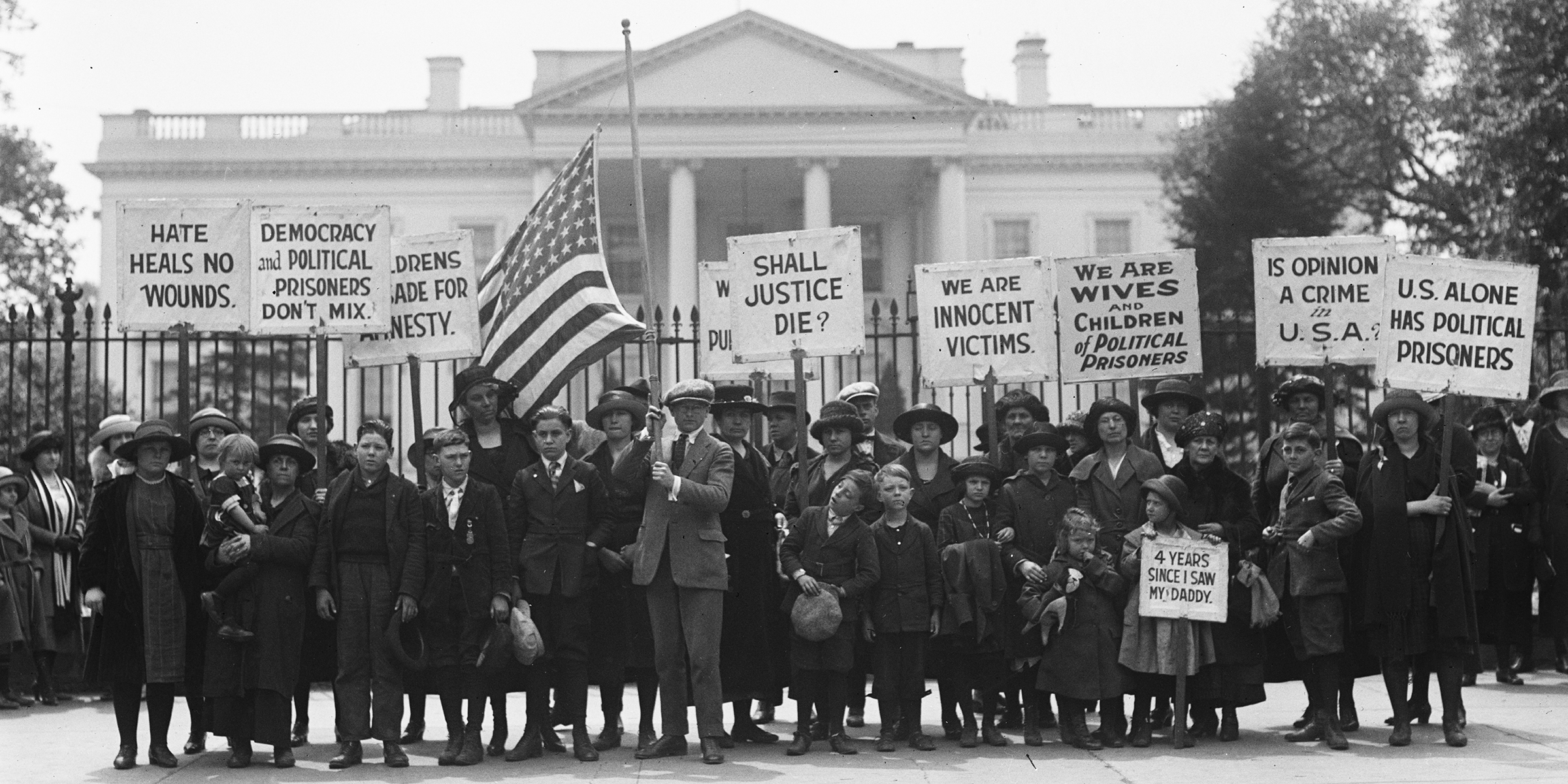 Members of the Children’s Crusade for Amnesty protesting at the White House for the release of political prisoners, Washington, DC, 1922.