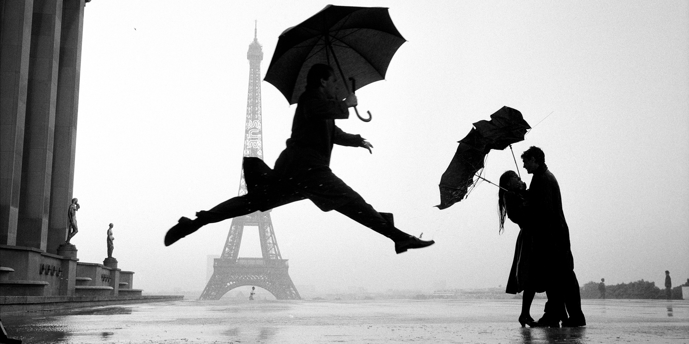 Eiffel Tower, Paris, 1989. Photograph by Elliott Erwitt. © Elliott Erwitt / Magnum Photos.