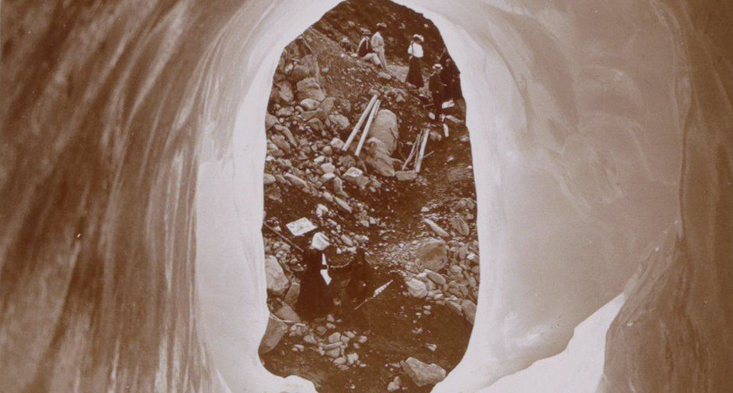 Hikers in the Alps, seen through a hole in the ice, c. 1905–10. Rijksmuseum. Hikers in the Alps, seen through a hole in the ice, c. 1905–10. Rijksmuseum.