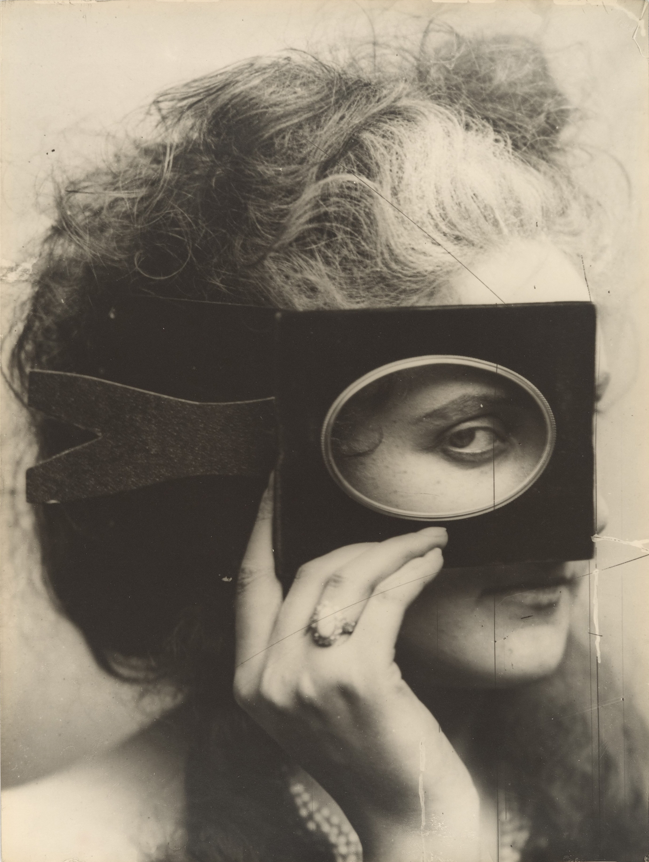 Scherzo di Follia, photograph of Countess Virginia Oldoini Verasis di Castiglione by Pierre-Louis Pierson, printed c. 1930. The Metropolitan Museum of Art.