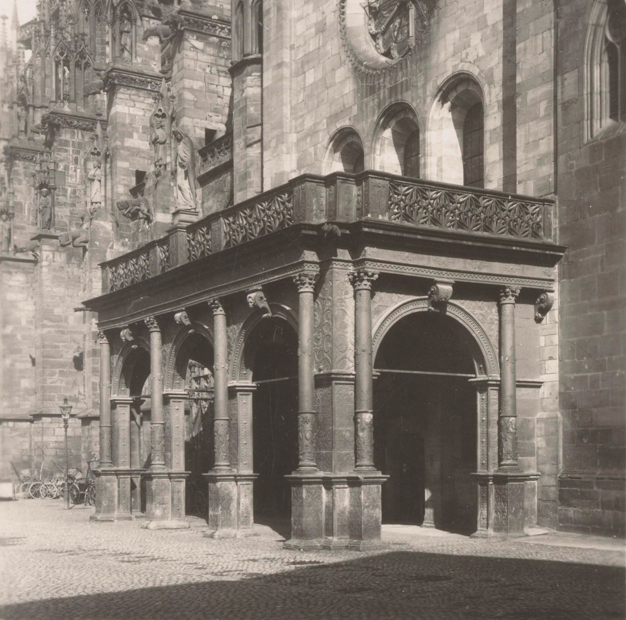 Entrance to Freiburg Minster, 1906. Photograph by Neue Photographische Gesellschaft A.G. Rijksmuseum. Entrance to Freiburg Minster, 1906. Photograph by Neue Photographische Gesellschaft A.G. Rijksmuseum.