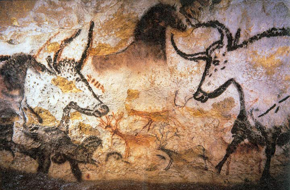 Photography of Lascaux animal painting, 2006. Photograph by Prof Saxx. Wikimedia Commons.