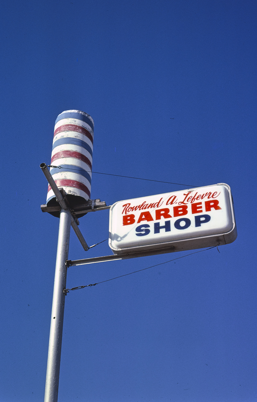 Barber pole in Abilene, Texas, 1979. Photograph by John Margolies.