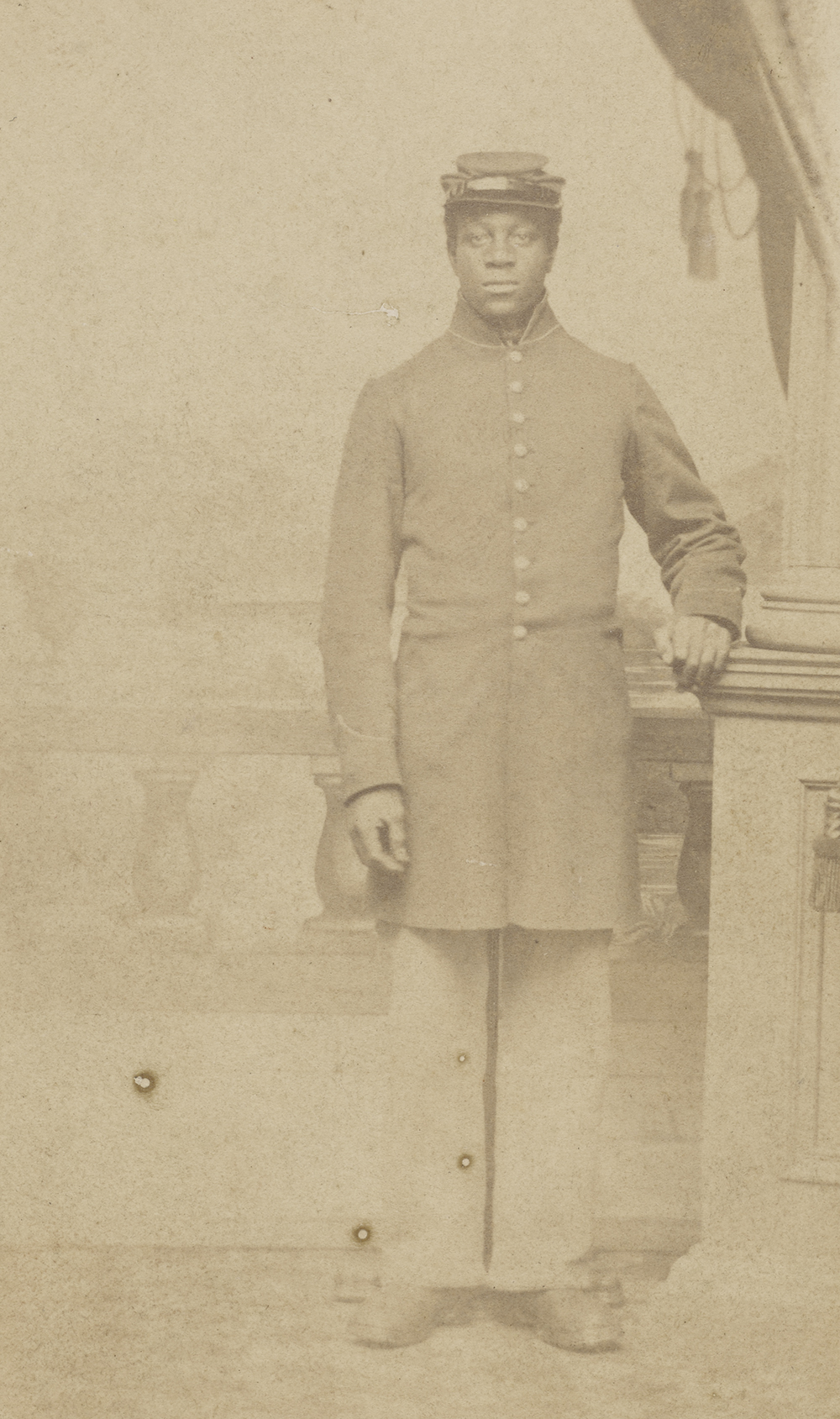 Carte de visite of an unidentified Union soldier, c. 1862. Photograph by Henry C. Cushing.