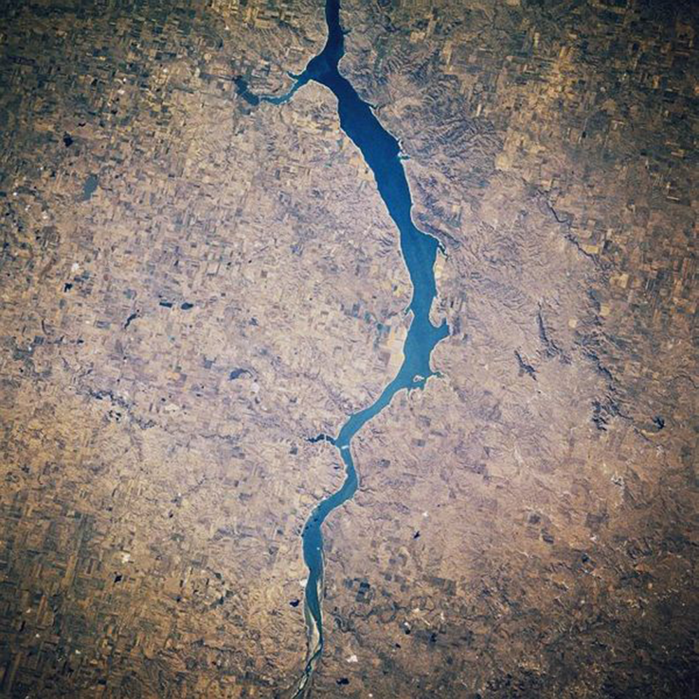 Lake Oahe, 1985. NASA.