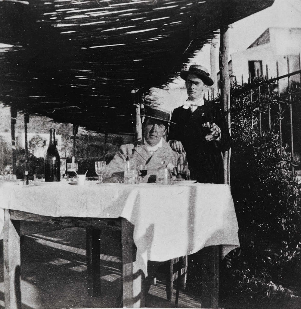 Photograph of Oscar Wilde and Alfred Douglas. British Library.