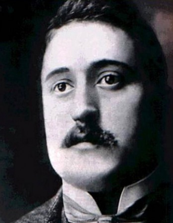 Black and white photograph of French poet Guillaume Apollinaire.