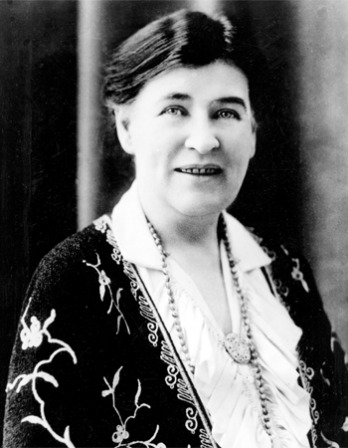 Photograph of American novelist Willa Cather.