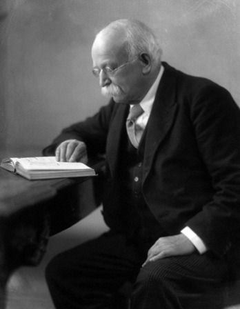 British urban planner Ebenezer Howard.