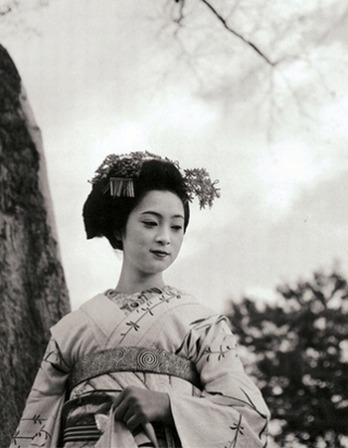 Japanese author and retired geisha Mineko Iwasaki.