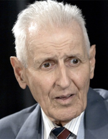 Color photograph of American physician Jack Kevorkian.