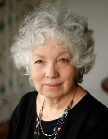 Photograph of American feminist and author Anne Roiphe.