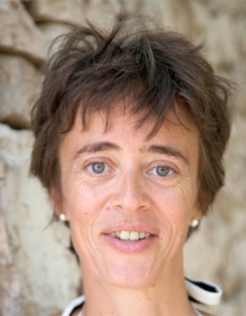 Photograph of British journalist and historian Frances Stonor Saunders.