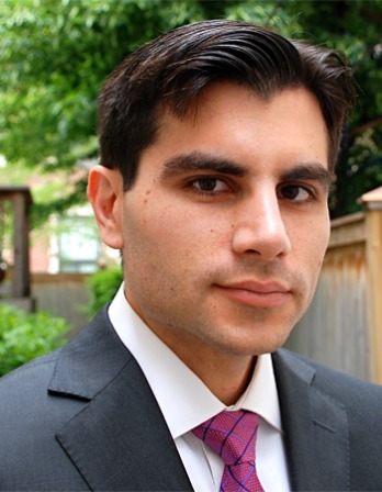 Color photograph of writer and editor Noam Scheiber.