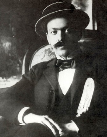 Black and white photograph of Italian novelist Italo Svevo.