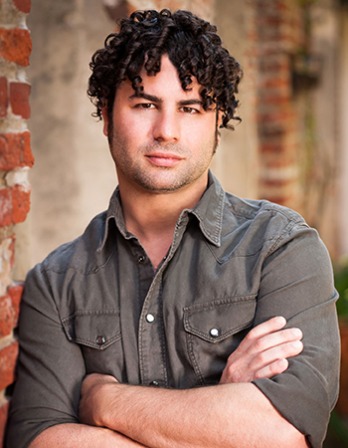 Freelance writer and former academic ghostwriter Dave Tomar.