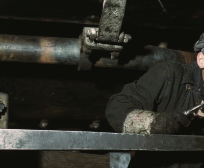 A young worker at the C & NW RR 40th Street shops, Chicago, Ill, photograph by Jack Delano, 1942. Library of Congress.