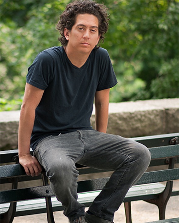 Photograph of American author Daniel Alarcón.