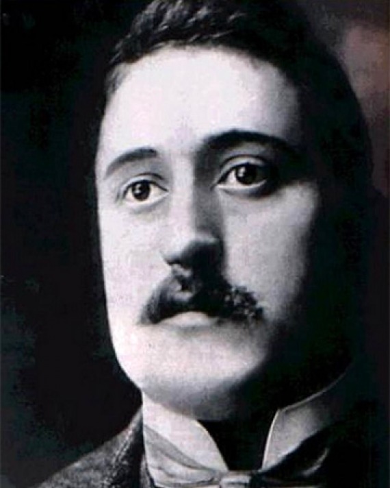 Black and white photograph of French poet Guillaume Apollinaire.