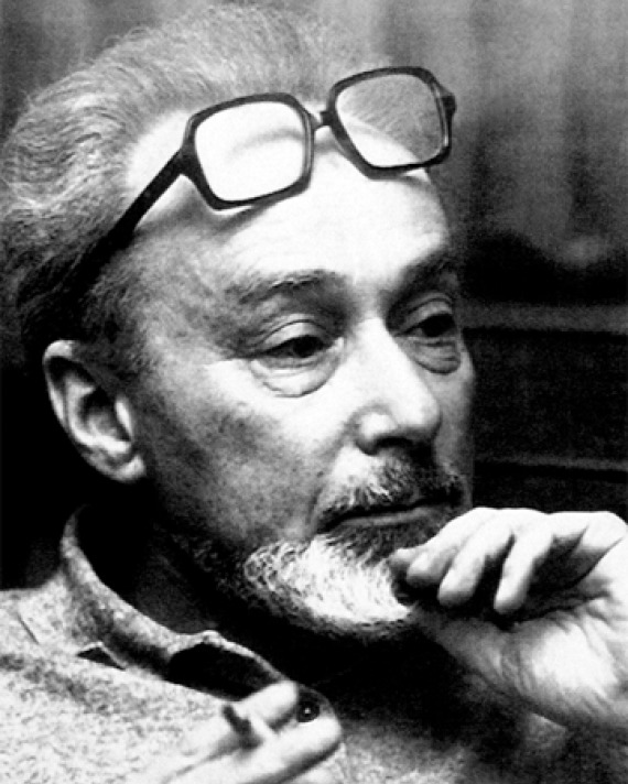 Black and white photograph of Italian writer and chemist Primo Levi.