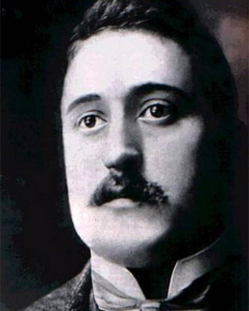 Black and white photograph of French poet Guillaume Apollinaire.