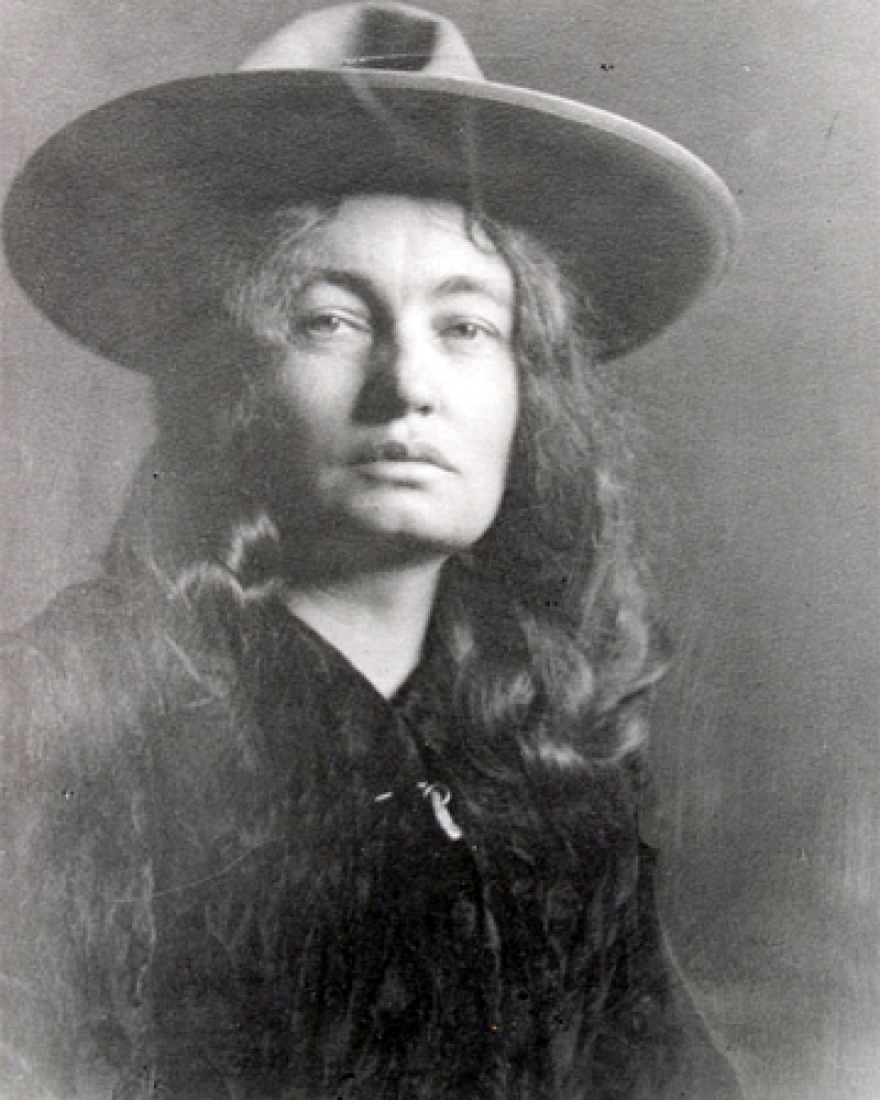 Photograph of American novelist Mary Austin.