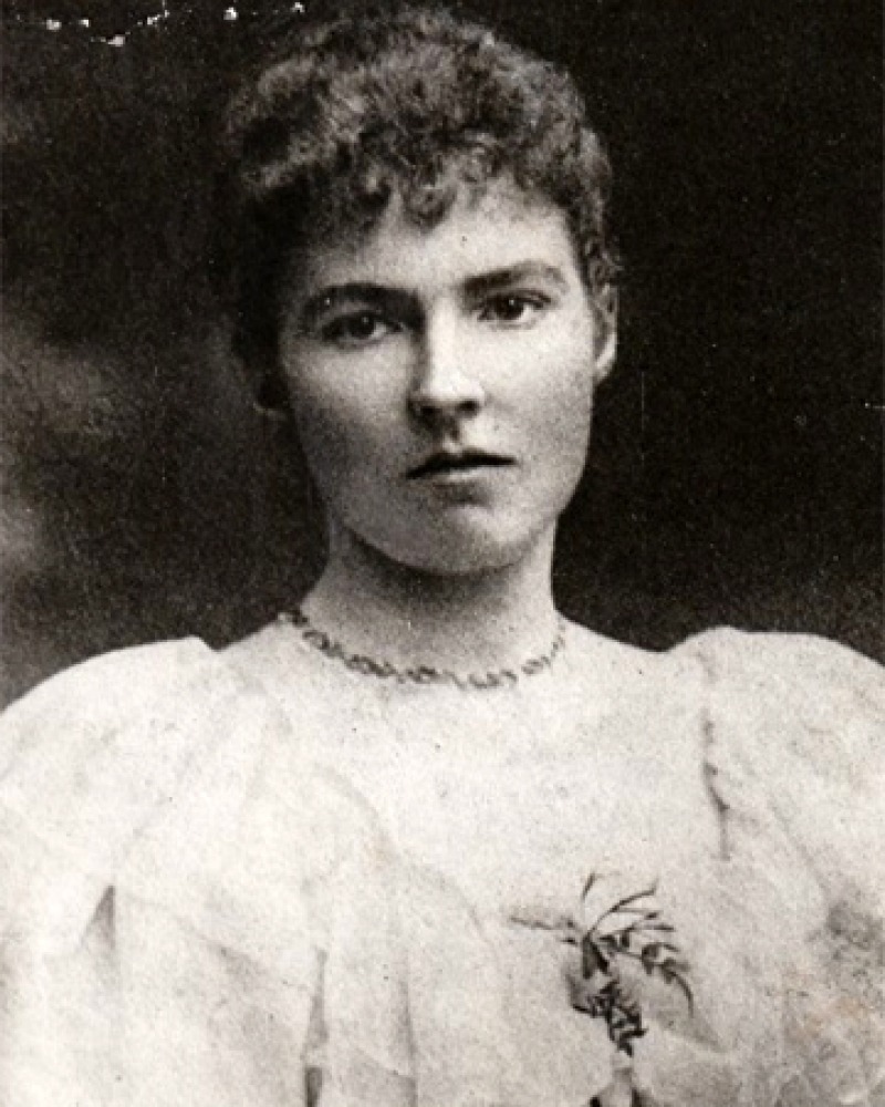 Black and white photograph of English writer and traveler Gertrude Bell.