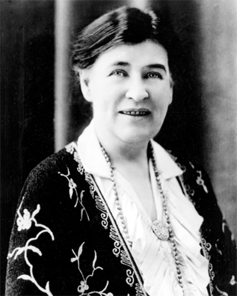 Photograph of American novelist Willa Cather.
