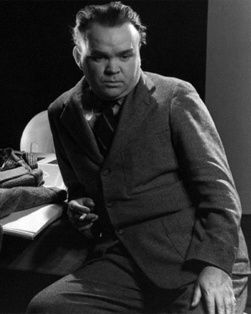 Black and white photograph of English man of letters Cyril Connolly.