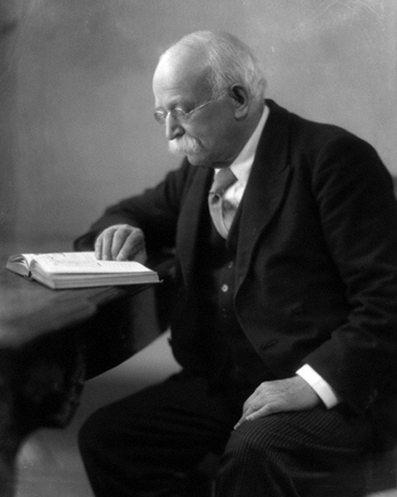 British urban planner Ebenezer Howard.