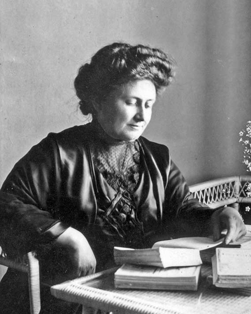 Woman reading at a desk