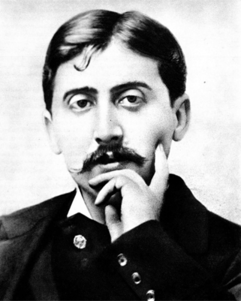 Photograph of Marcel Proust looking pensive.