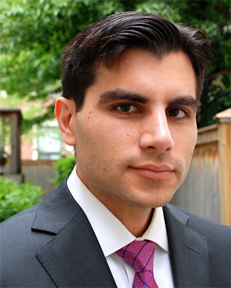 Color photograph of writer and editor Noam Scheiber.