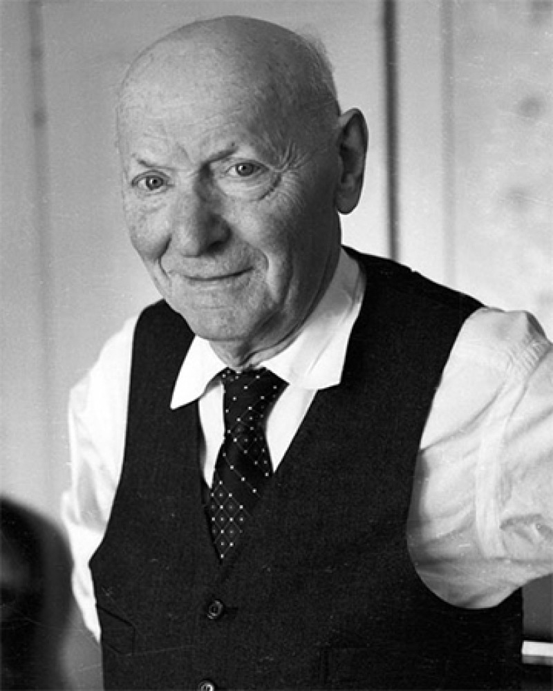 Polish-born American writer Isaac Bashevis Singer.