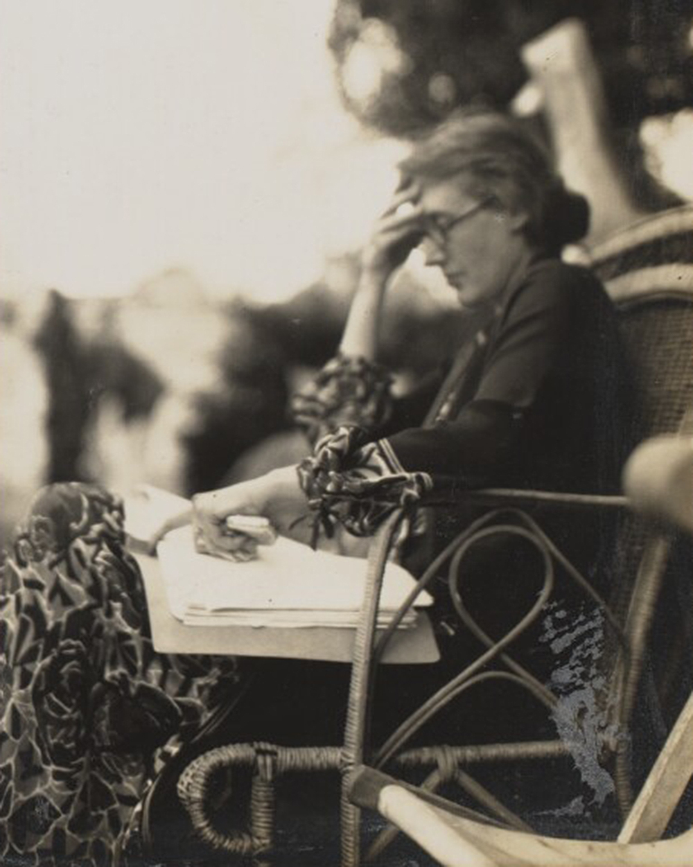 Virginia Woolf, 1926. Photograph by Ottoline Morrell. © National Portrait Gallery, London.