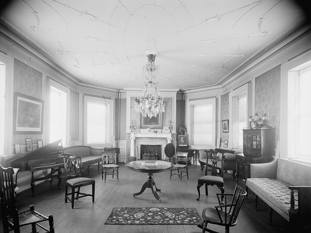 Council chamber, Washington’s headquarters, Morris-Jumel Mansion, c. 1900. Library of Congress, Prints and Photographs.