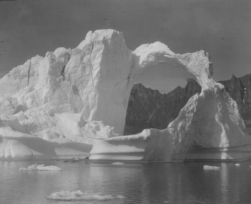 Photograph of a later Wegener expedition, 1930. Wikimedia Commons, Alfred Wegener Institute.