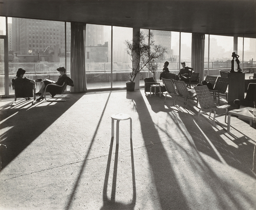 Members’ Penthouse, Museum of Modern Art, c. 1940s. Photograph by by Andreas Feininger. Smithsonian American Art Museum, Gift of Joshua P. Smith.