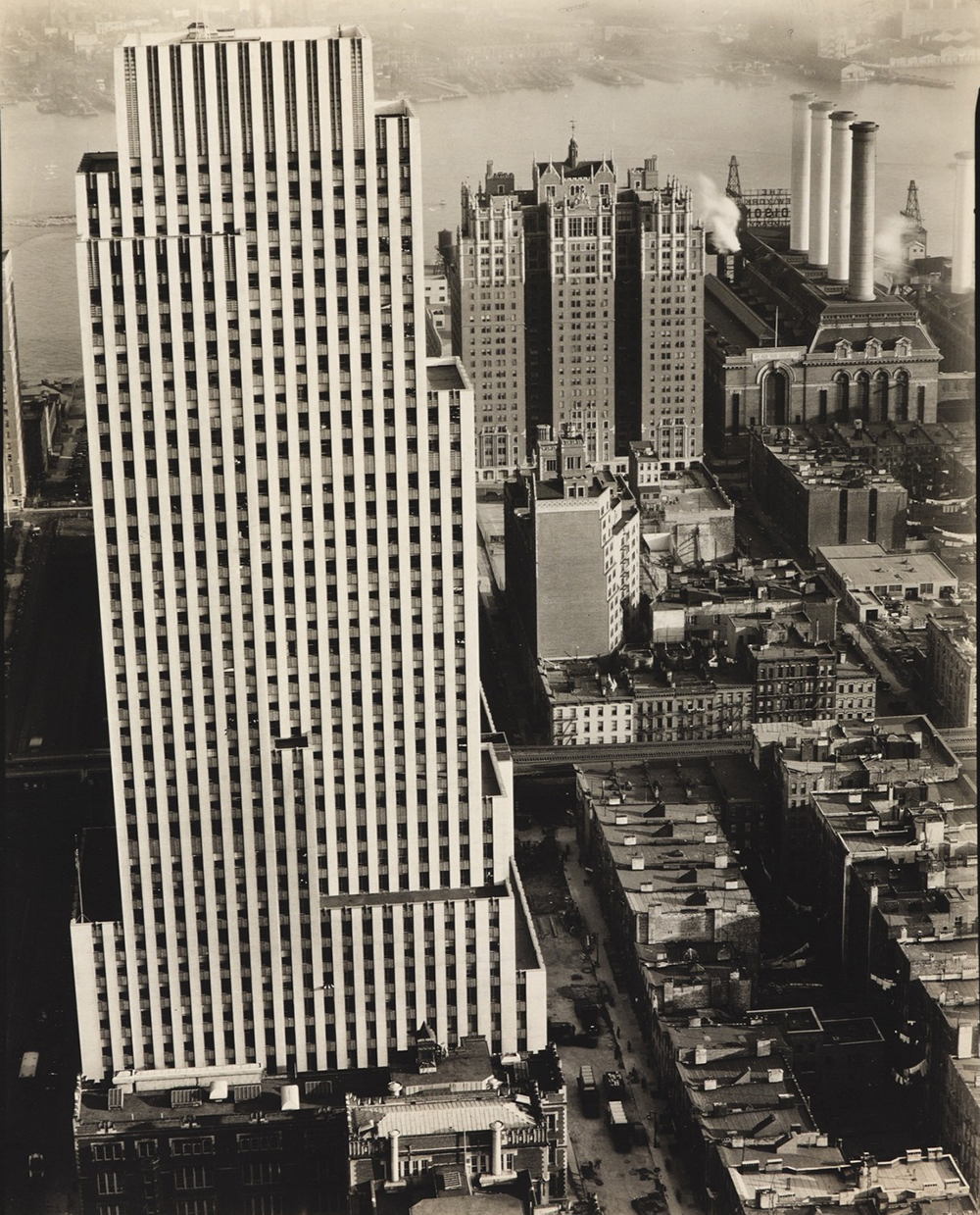 Daily News Building, by Berenice Abbott, 1935. 